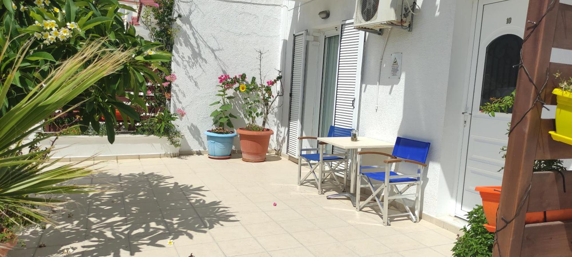 Nikos Studios Livadia  Room photo
